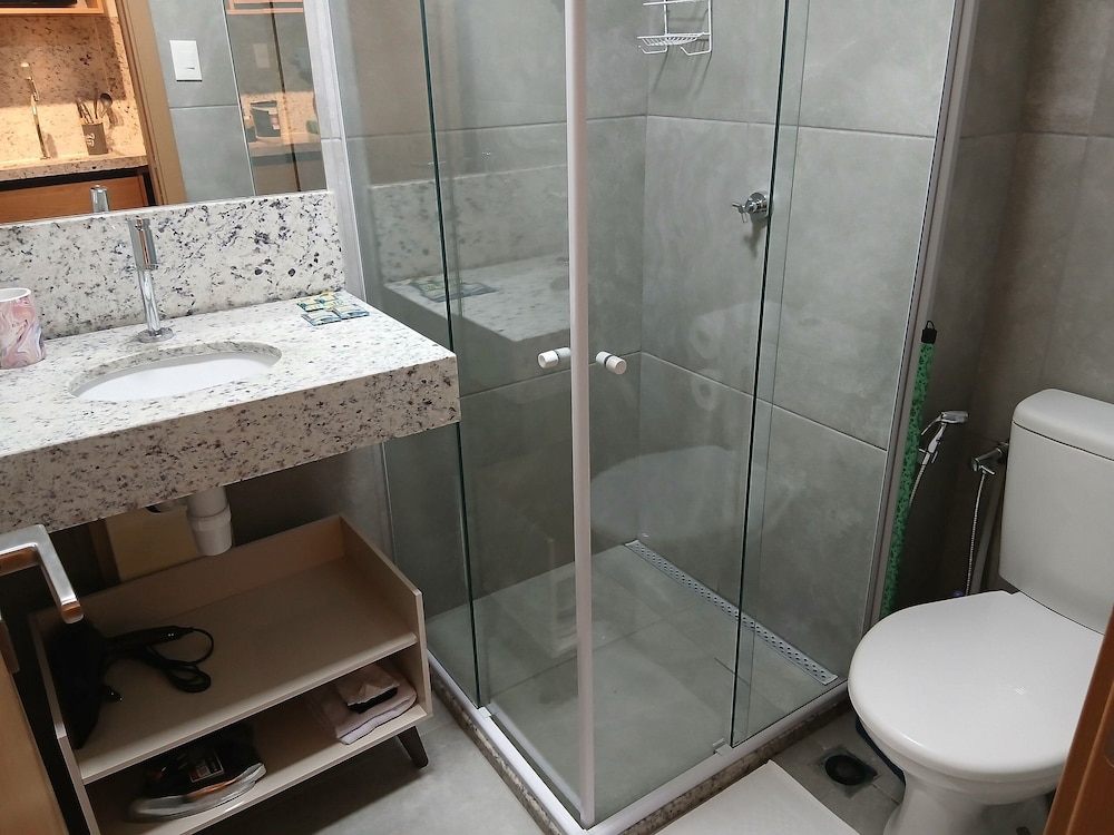 Fully Equipped Accommodations in a Building With a Pool, 270m From Barra Beach - Caoa