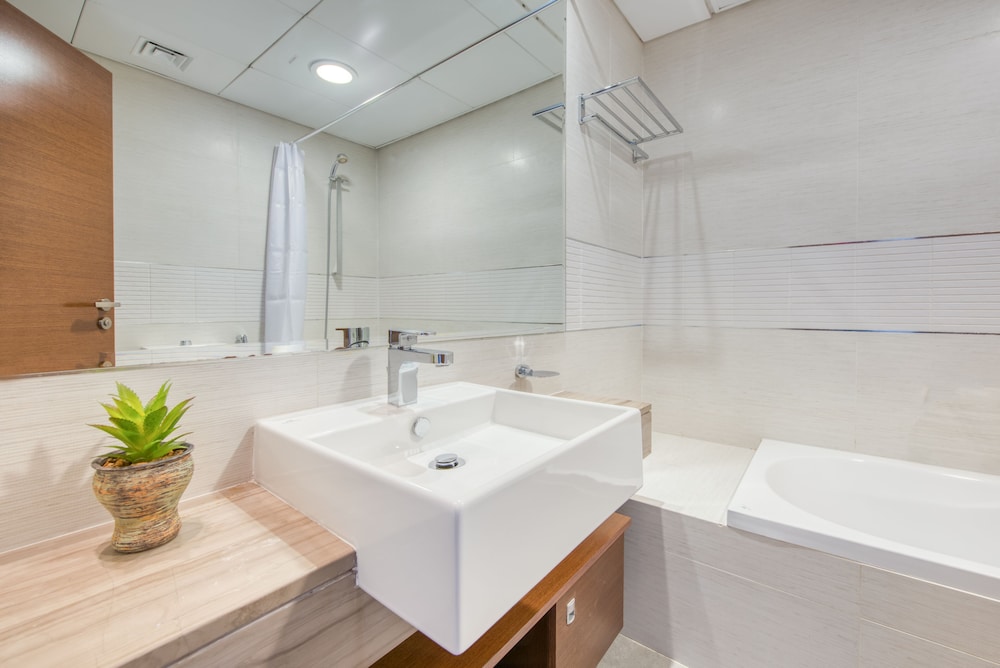 Capital Living On Reem: The Arc Towers