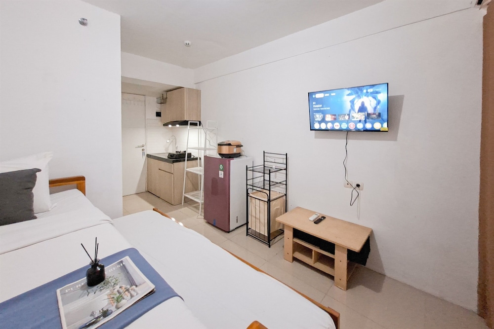 Minimalist Studio At Urbantown Serpong Apartment