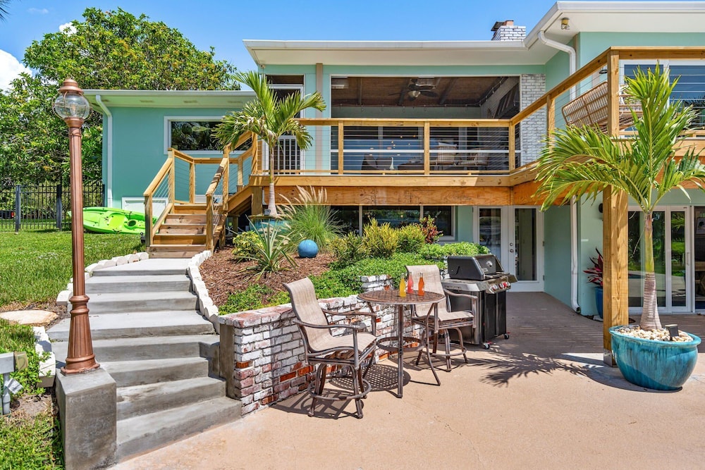 Mango Shores