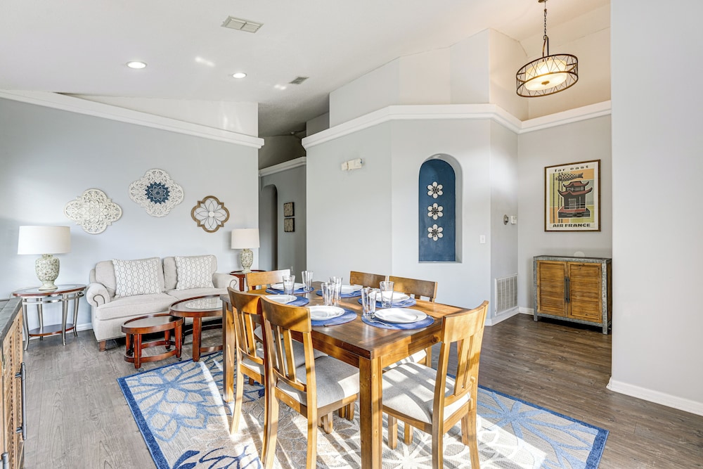 15 Mi to Wdw: House in Clermont Resort Community!