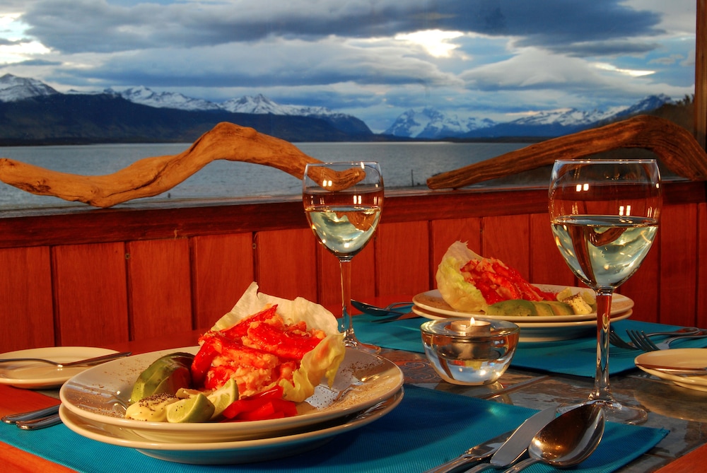 Weskar Patagonian Lodge