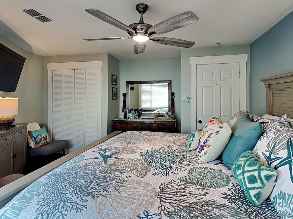 Sunday Villas Sunday Funday by Silver Sands Vacation Rentals