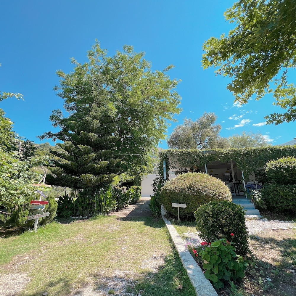 Garden Villa Naza