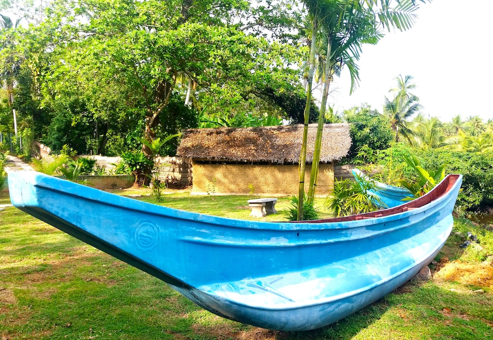 Lagoon Resort Goviyapana