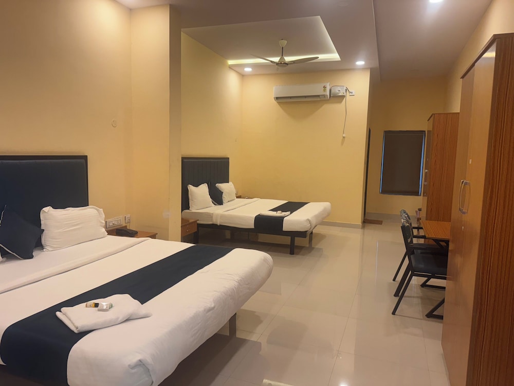 HOTEL MINT PARK