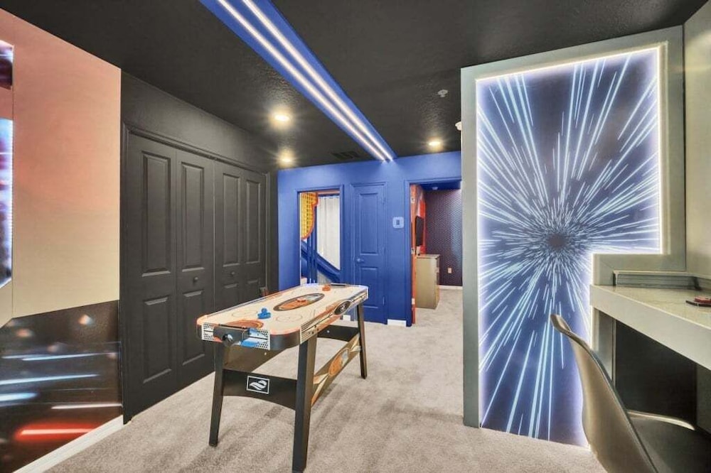 5 Bedroom Townhome With Private Splash Pool! 5 Townhouse