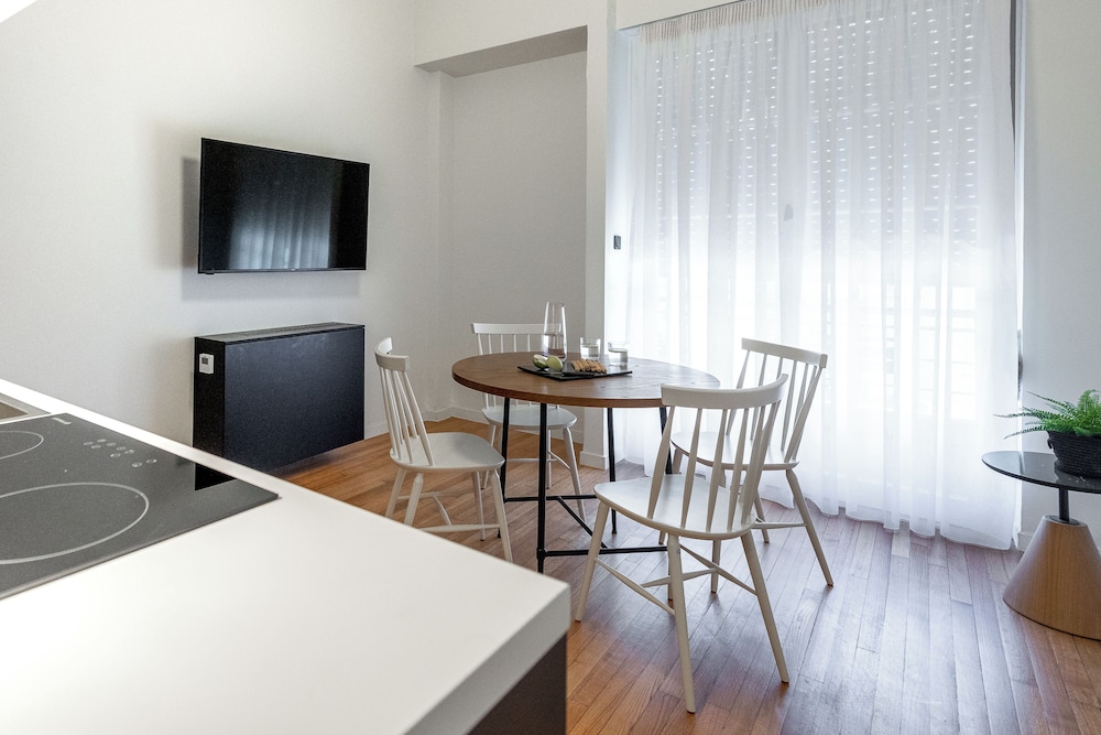 The MET by Zoia Living