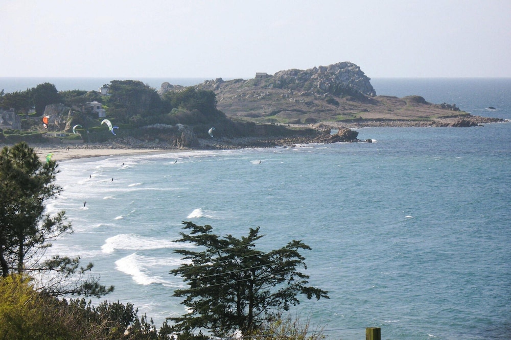 Villa in Plougasnou With Stunning Sea Views