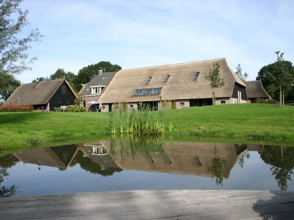 Grandeur Farmhouse in Dwingeloo at a National Park view 5
