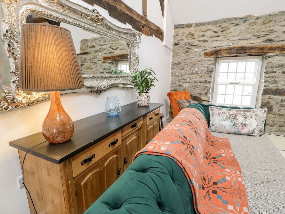 Plas Glan Yr Afon