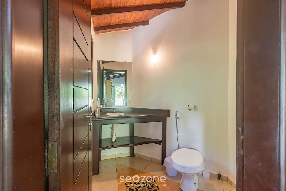 House w/ 3 Suites 400m From Mucuge Beach Mcg0006