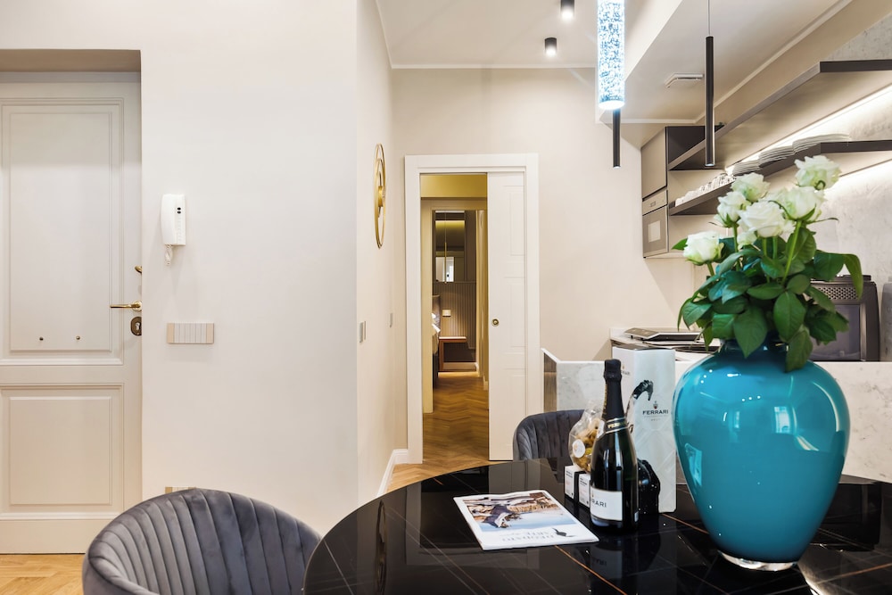 Spanish Steps Apartments