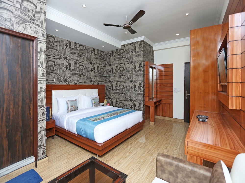 OYO 13773 The Shoba Estate