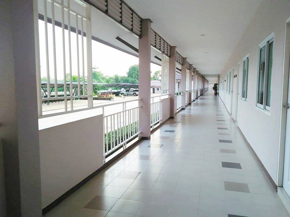 Chiang Kham Grand Villa