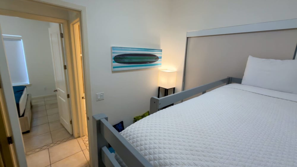 Channel Views Private Boat Slip Pool & Patio 3 Bedroom Apts