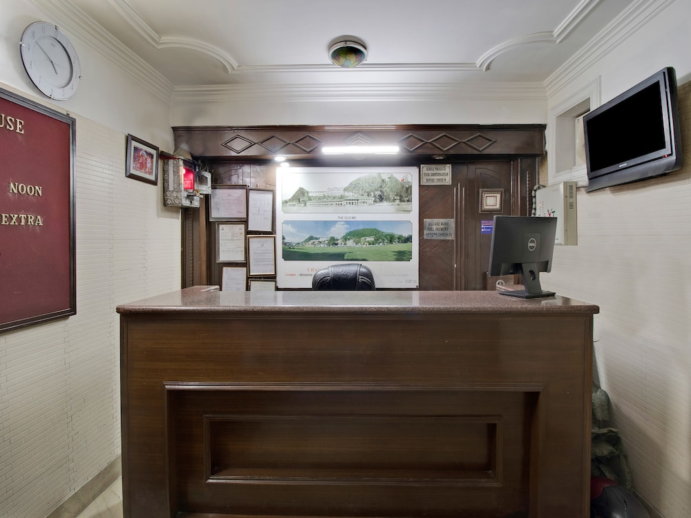 Lobby & Reception