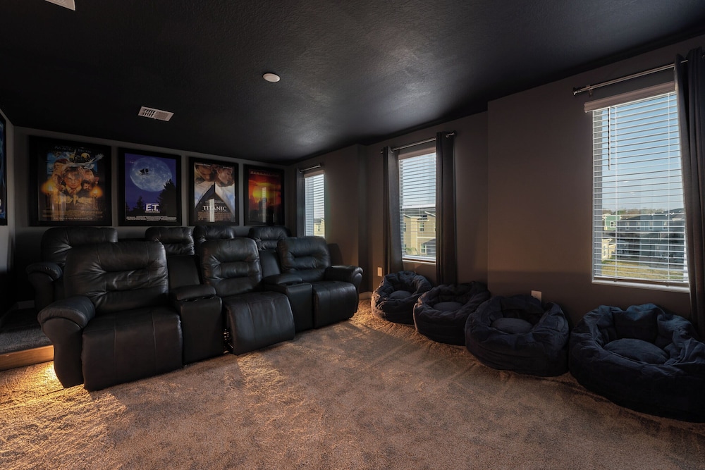 Awesome 8BR Villa Pool Theater Arcade