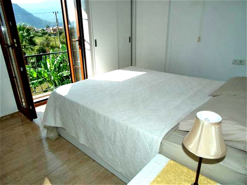Iris Villa view 2