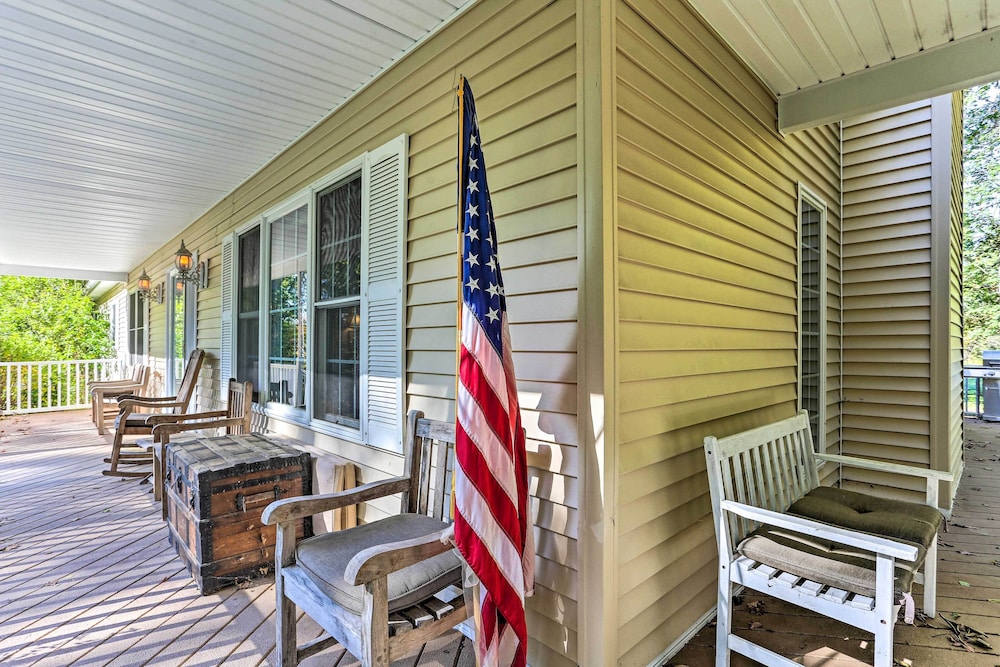 Pet-friendly Grand Pine Bush Retreat on 2 Acres! - Property Image 13