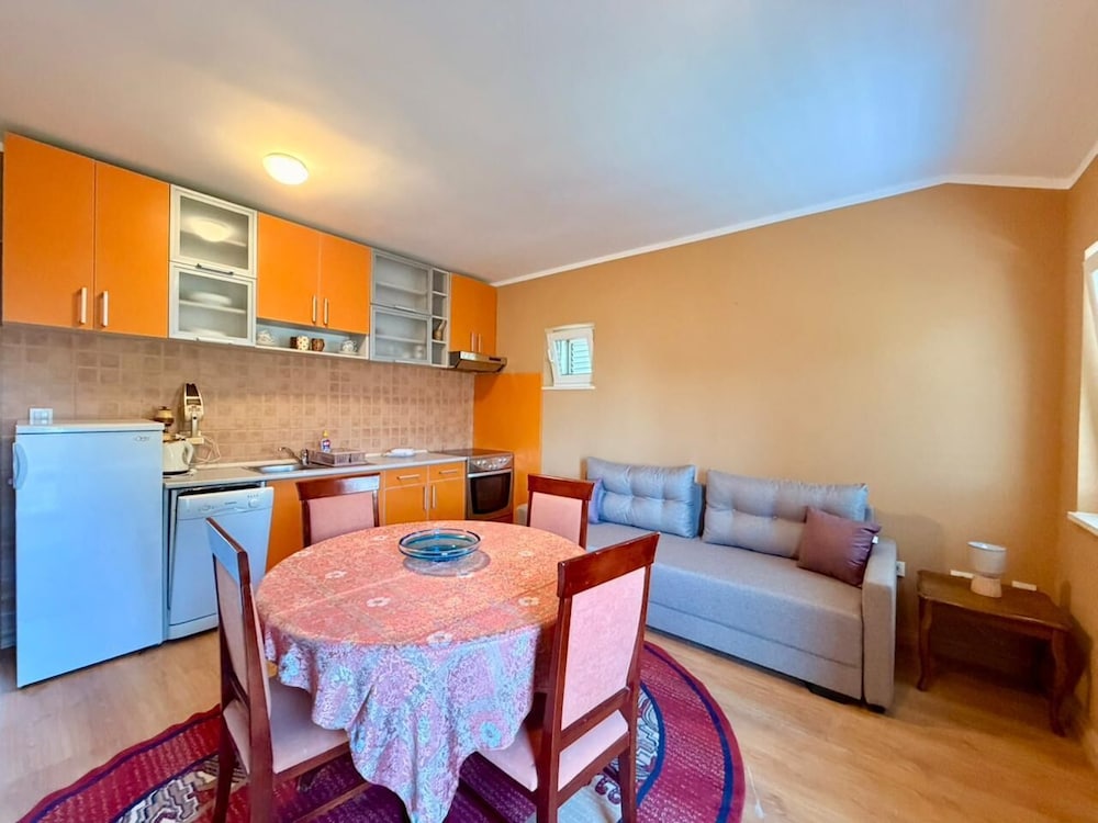 Beachfront Apartments Oaza 2