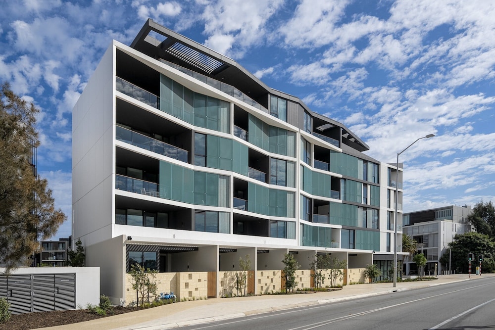 Modern Studio in Fremantle With Stunning Rooftop