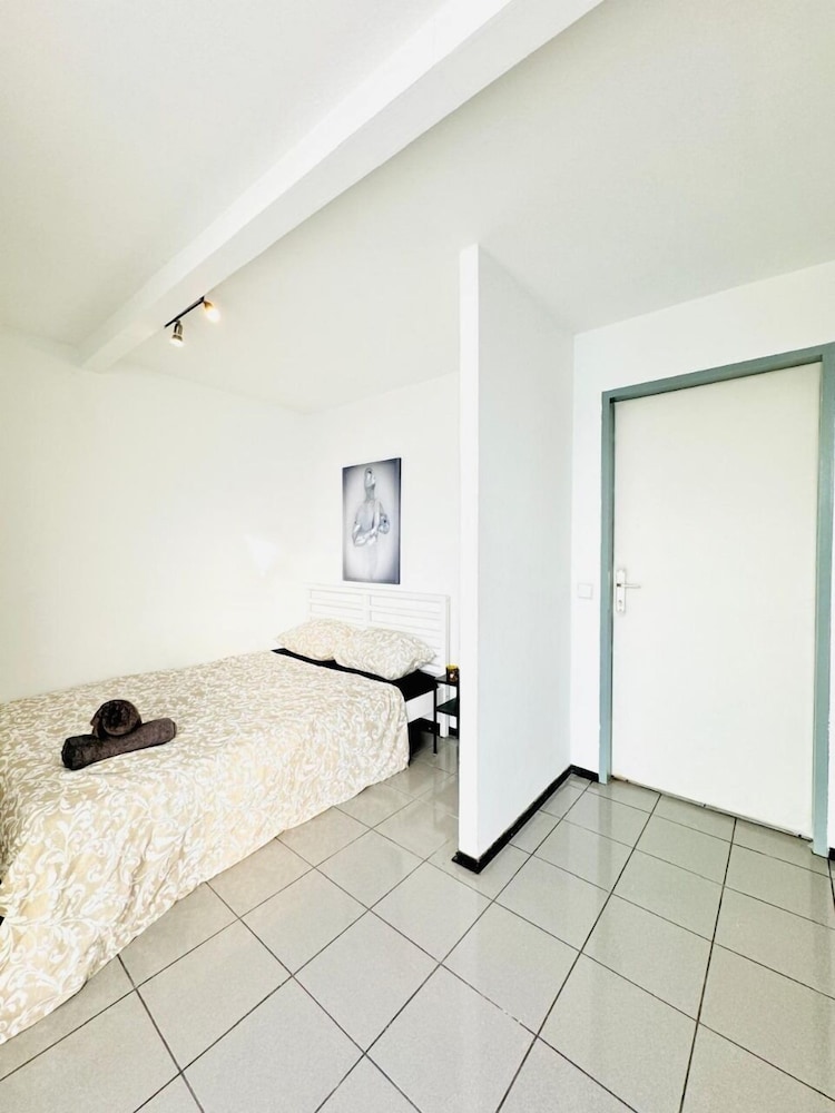 Cozy 7BR Villa Near Blumengarten