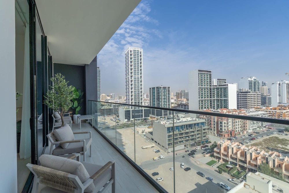 Tranquil 2 Bedroom in Binghatti Onyx With a Private Pool and City View
