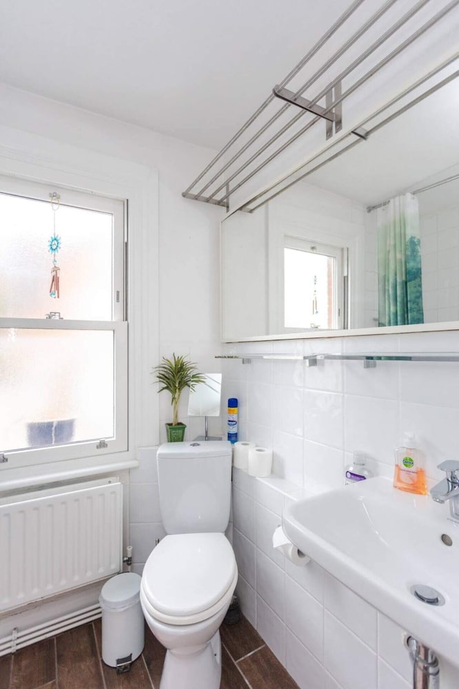 Cheerful 1 Bedroom Apartment in Vibrant Maida Vale
