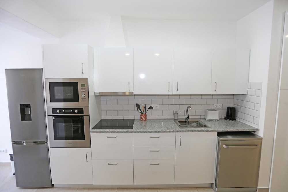 B88 - Mendon a Street Apartment