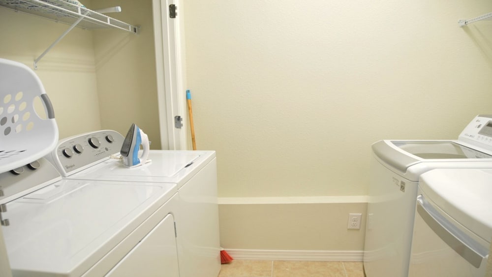 Shv1205ha - 8 Bedroom Villa In Windsor At Westside, Sleeps Up To 18, Just 7 Miles To Disney