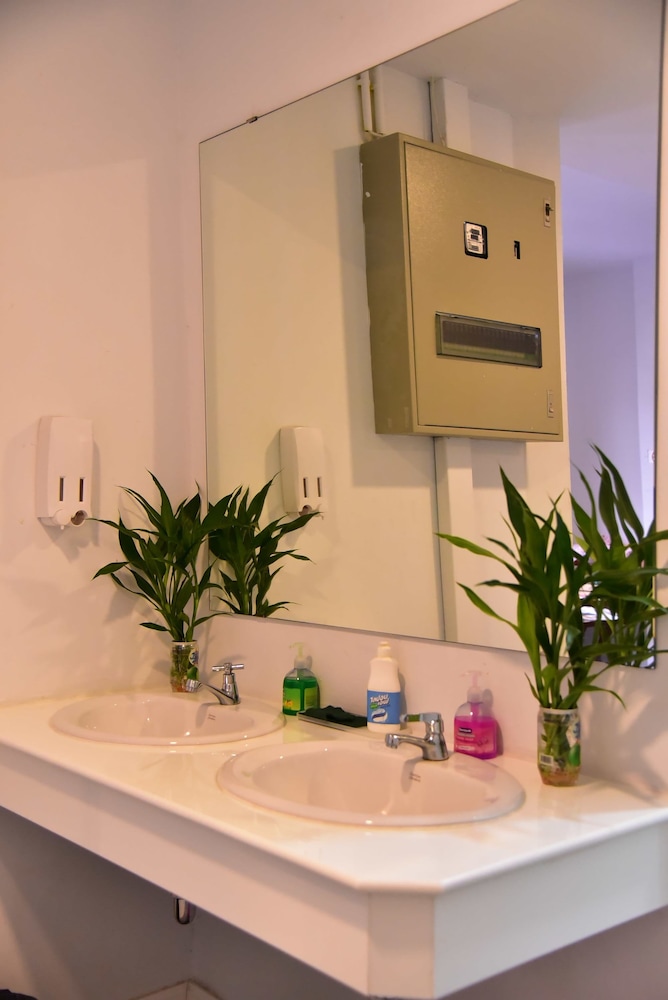 Inn Trog And Inn Soi - Hostel - Adults Only