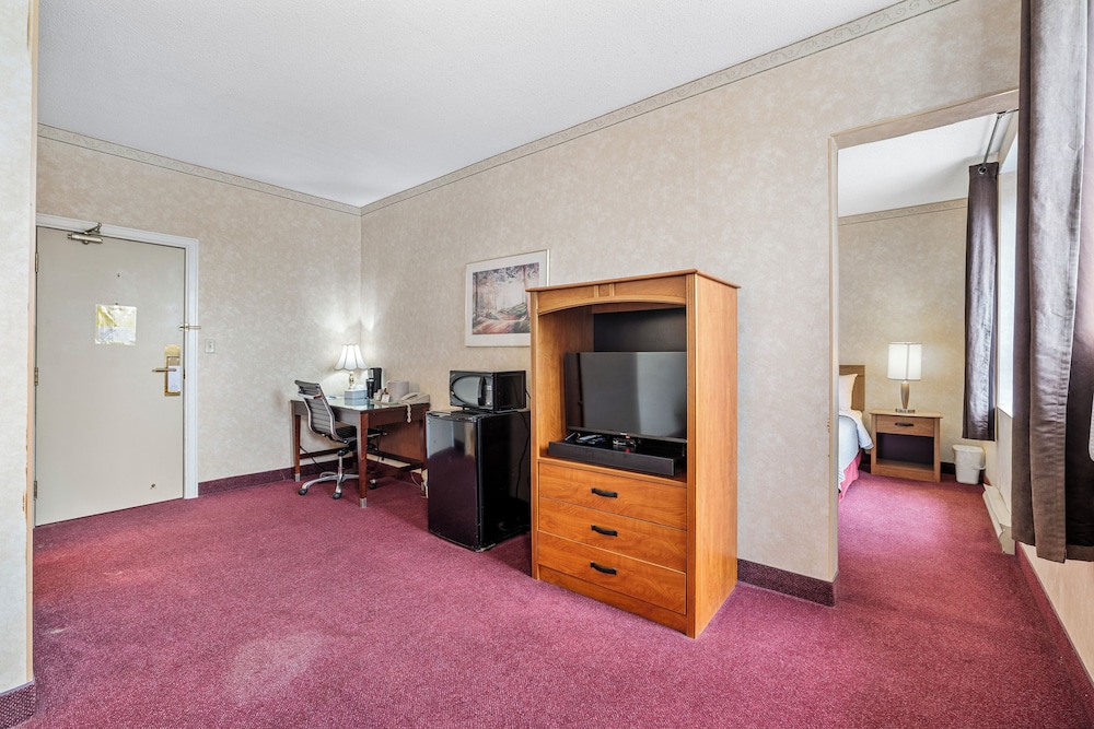 Guelph Vacations - Royal Inn and Suites at Guelph - Property Image 41