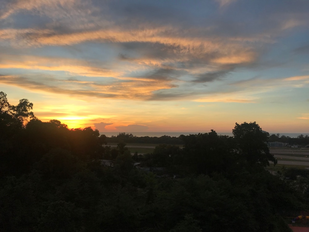 Sunset Seaview Vacation Condos at Crystal Condo