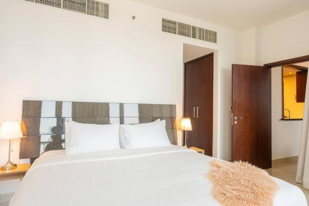 BellaVista-1BR Huge Terrace  29Boulevard