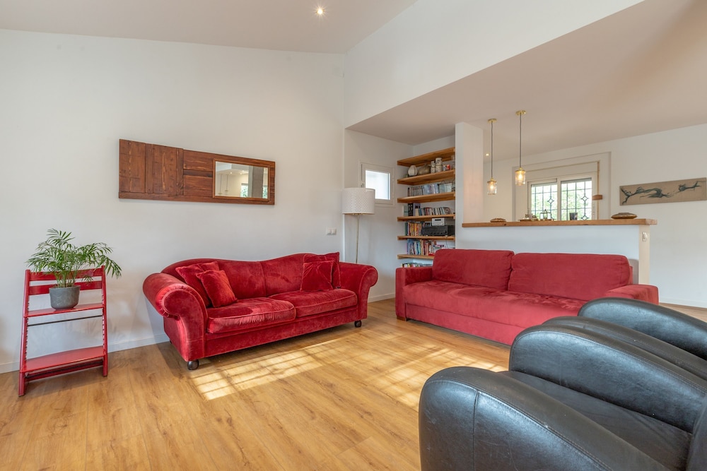 Axarqu a in Malaga With 2 Bedrooms and 1 Bathrooms