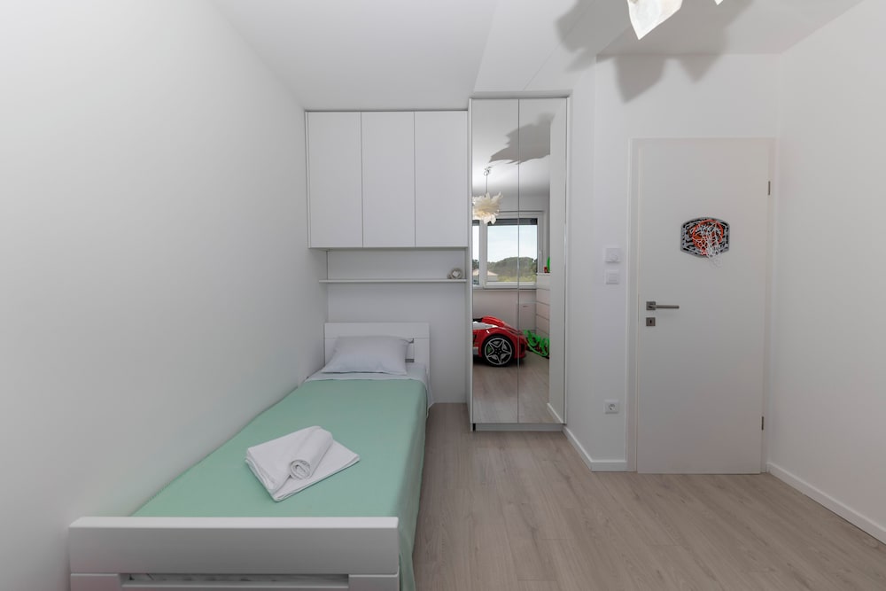 Alba Family Home