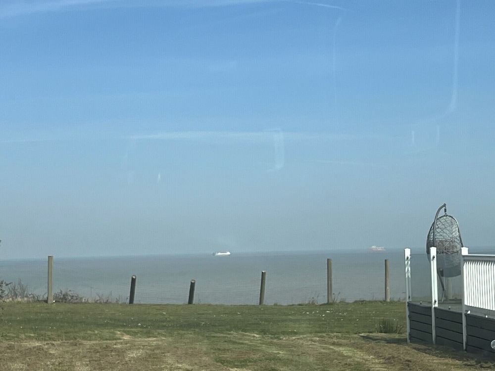 Ashcroft Coast - 2 Bed - Sleeps 4 - Pets Ok