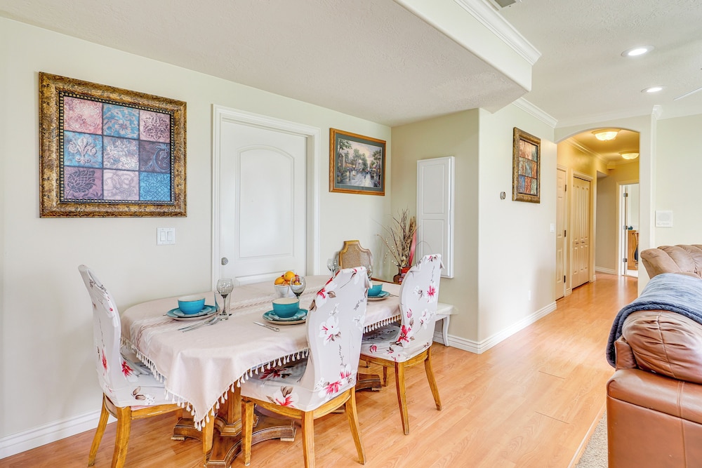 6 Mi to Grove Creek Canyon Trail: Abode w/ Views