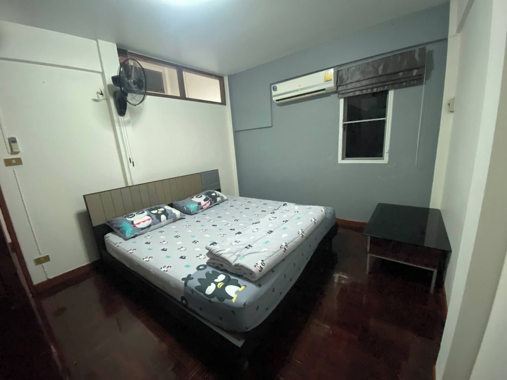Beautiful 2 Story Newly Renovated Bungalow House