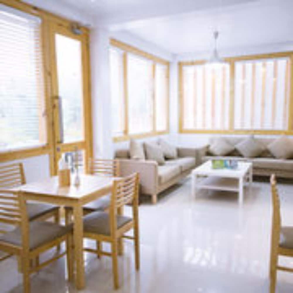 Pine Lodge Maldives photo 4