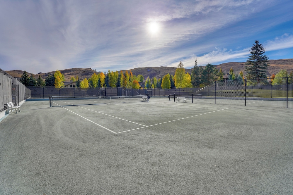 Expansive Sun Valley Home Close to Slopes!