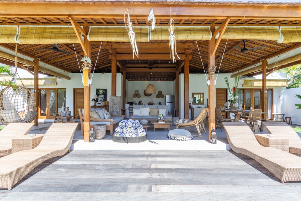 Villa Namu by Alfred in Bali - Family 5 BD Dream in Seminyak Oberoi Beach