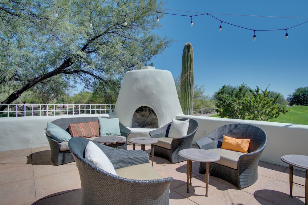 Amazing Desert Views! Tucson Casita on Golf Course