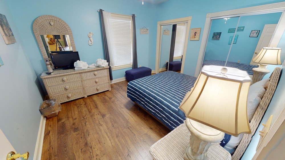 Magnolia Pointe Luster Leaf 4886-101 3 Bedroom Condo