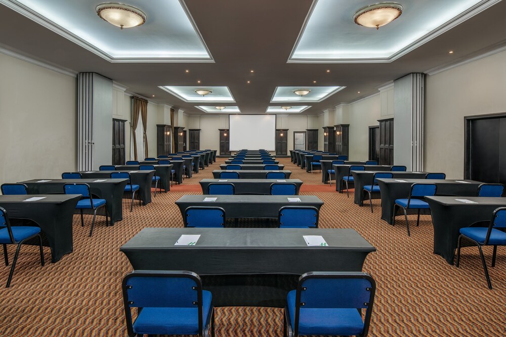 Johannesburg Vacations - Holiday Inn Johannesburg Sunnyside Park, an IHG Hotel - Property Image 8
