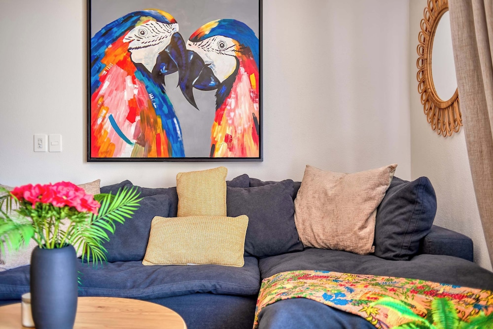 Cozy 1Br Apt - Pool - Gym - 2 Min to the Beach
