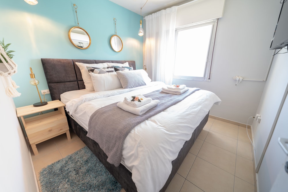 YalaRent Argaman 2BR & Balcony APT - Families only view 5
