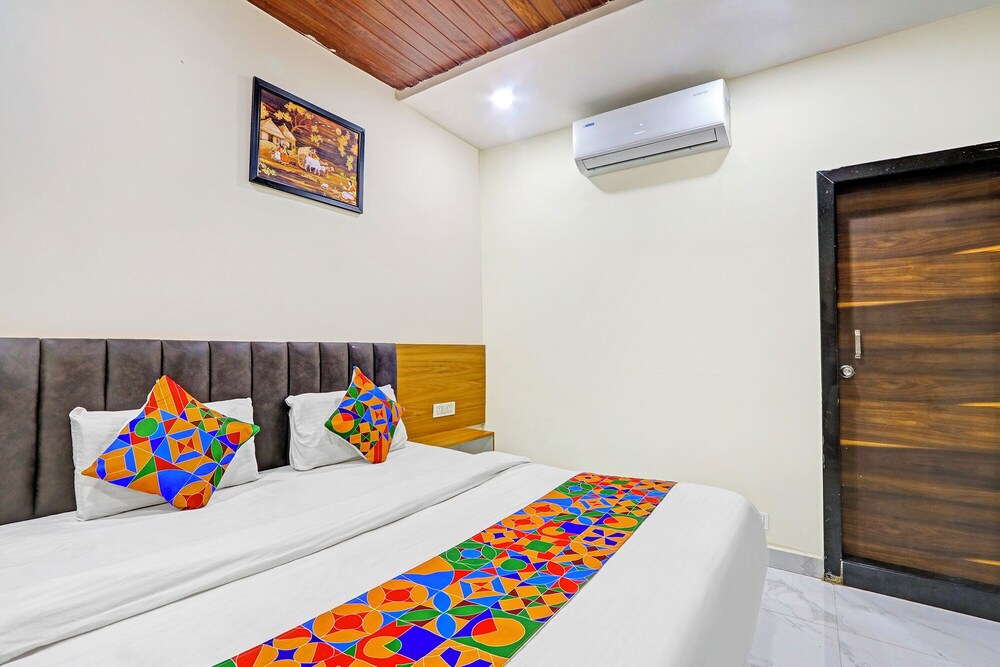 Fabhotel Dharani Grand