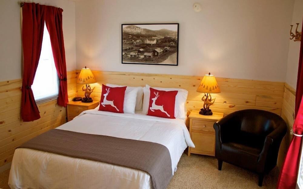 Black Elk Resort Cottages and RV Park